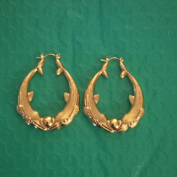Big gold tone dolphin earrings - Picture 2 of 2